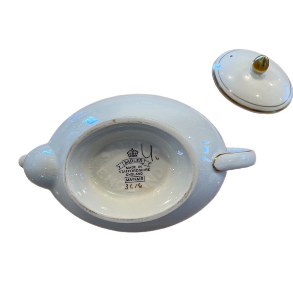 Sadler tea pot oval design with cabbage roses. - Picture 5 of 10
